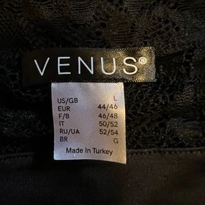 New w/o tags Venus womens L shirt